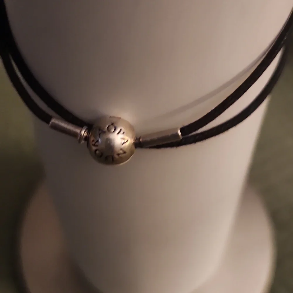 Pandora leather cord bracelet - Picture 2 of 4